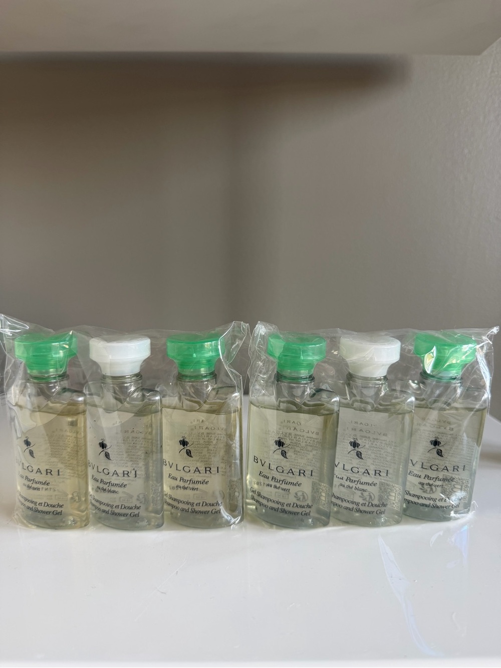 Set of 6 Bvlgari Green & White Cap Travel Shower Gel Set - Women Skincare
